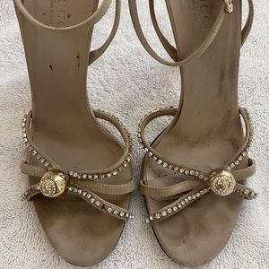 Gucci suede leather heels with embellishments